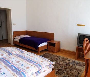 Cyrus Bed & Breakfast