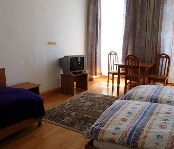 Cyrus Bed & Breakfast 2*