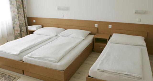 Cyrus Bed & Breakfast